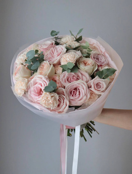 Bukiet róż i goździków